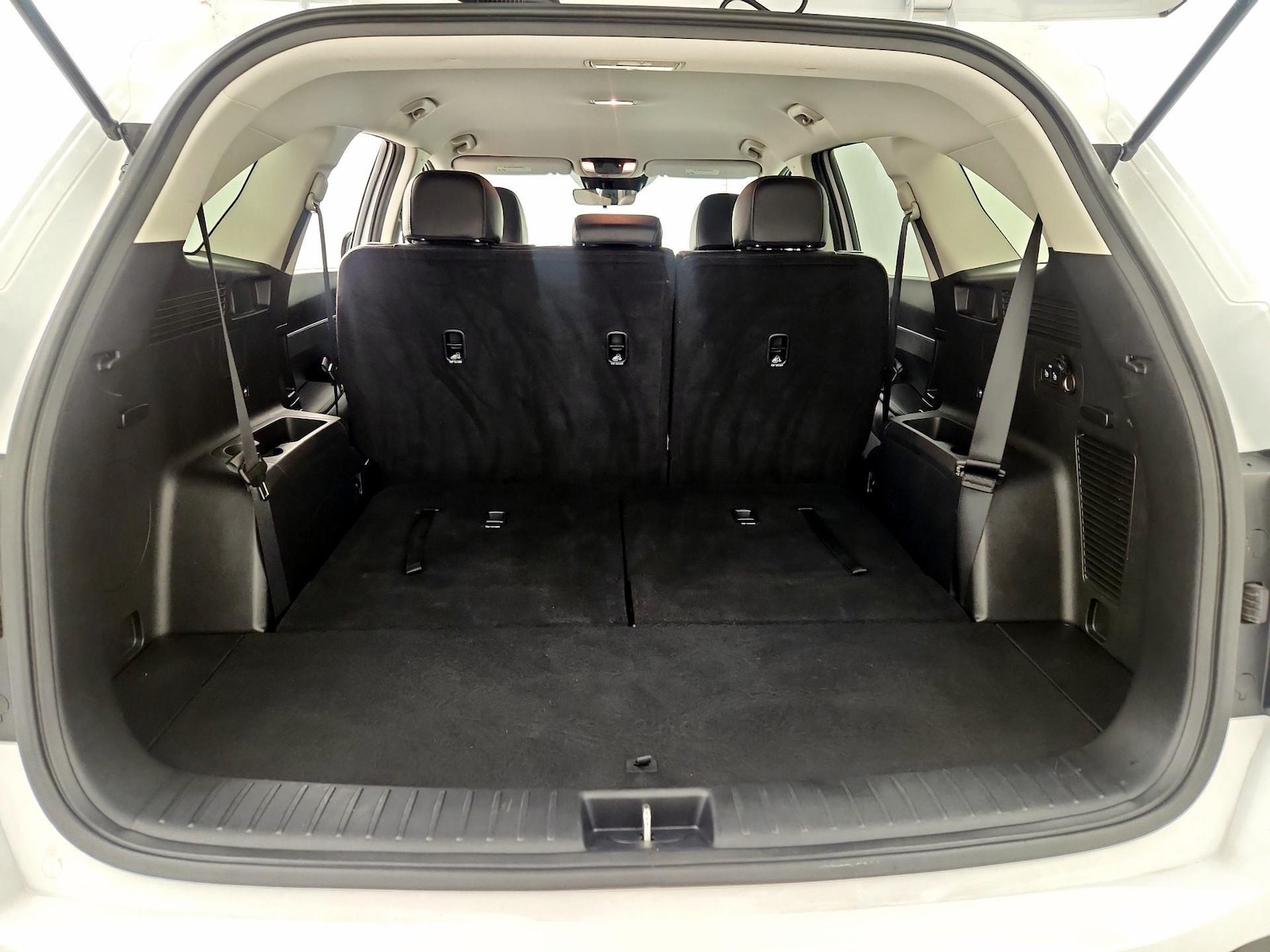 2025 Kia Sorento S - Photo 24