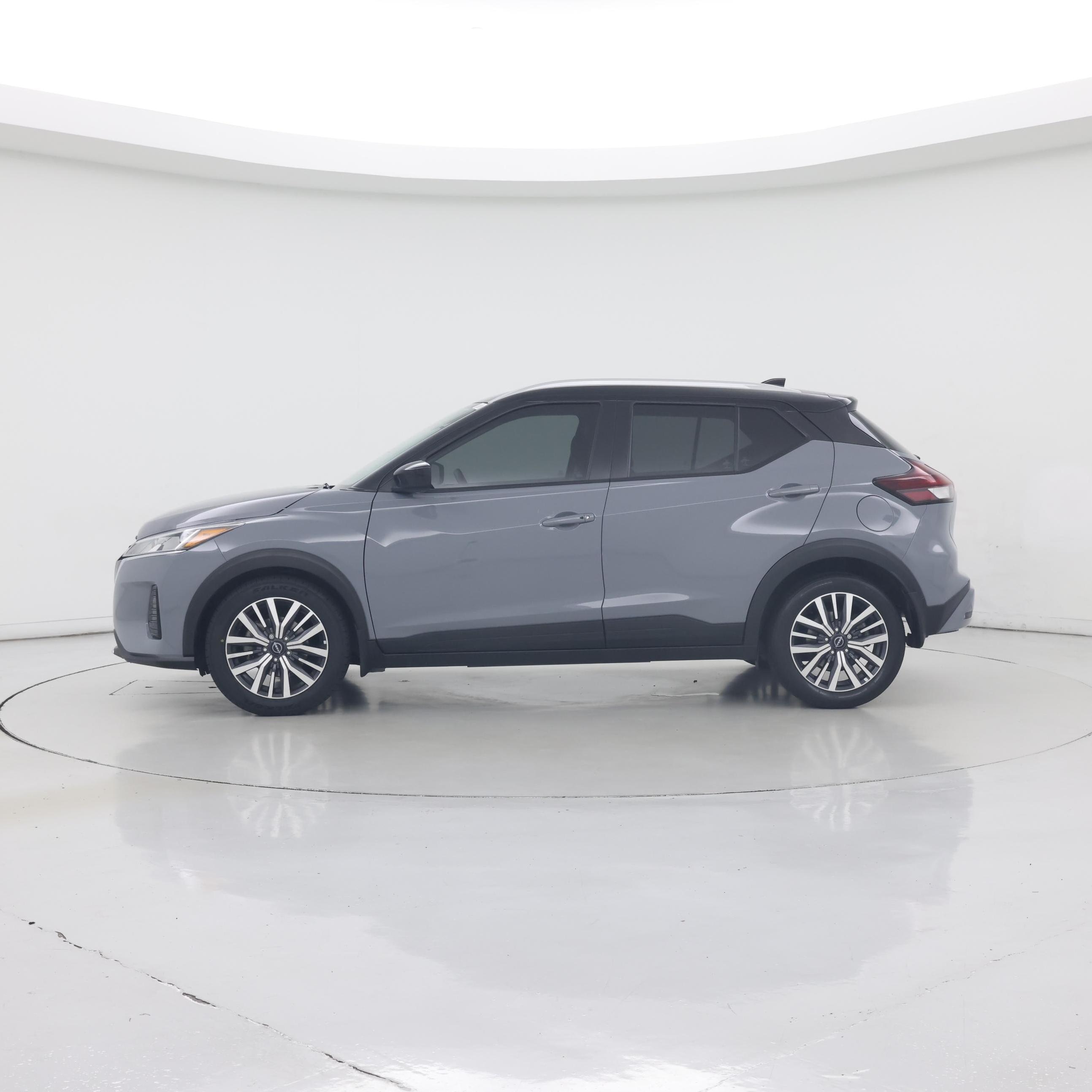 Thumbnail: 2023 Nissan Kicks - 3