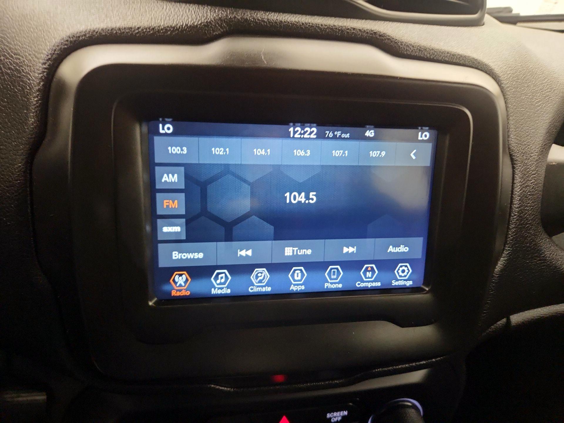 Thumbnail: 2021 Jeep Renegade - 15