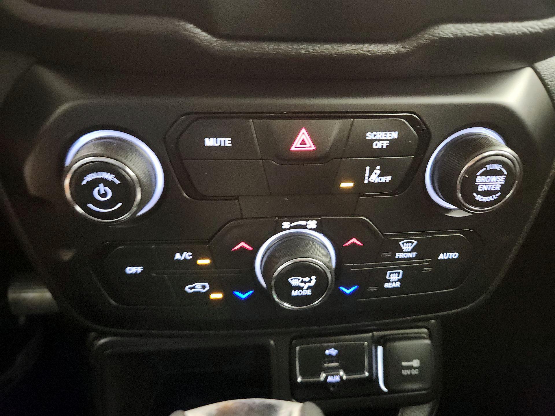 Thumbnail: 2021 Jeep Renegade - 16