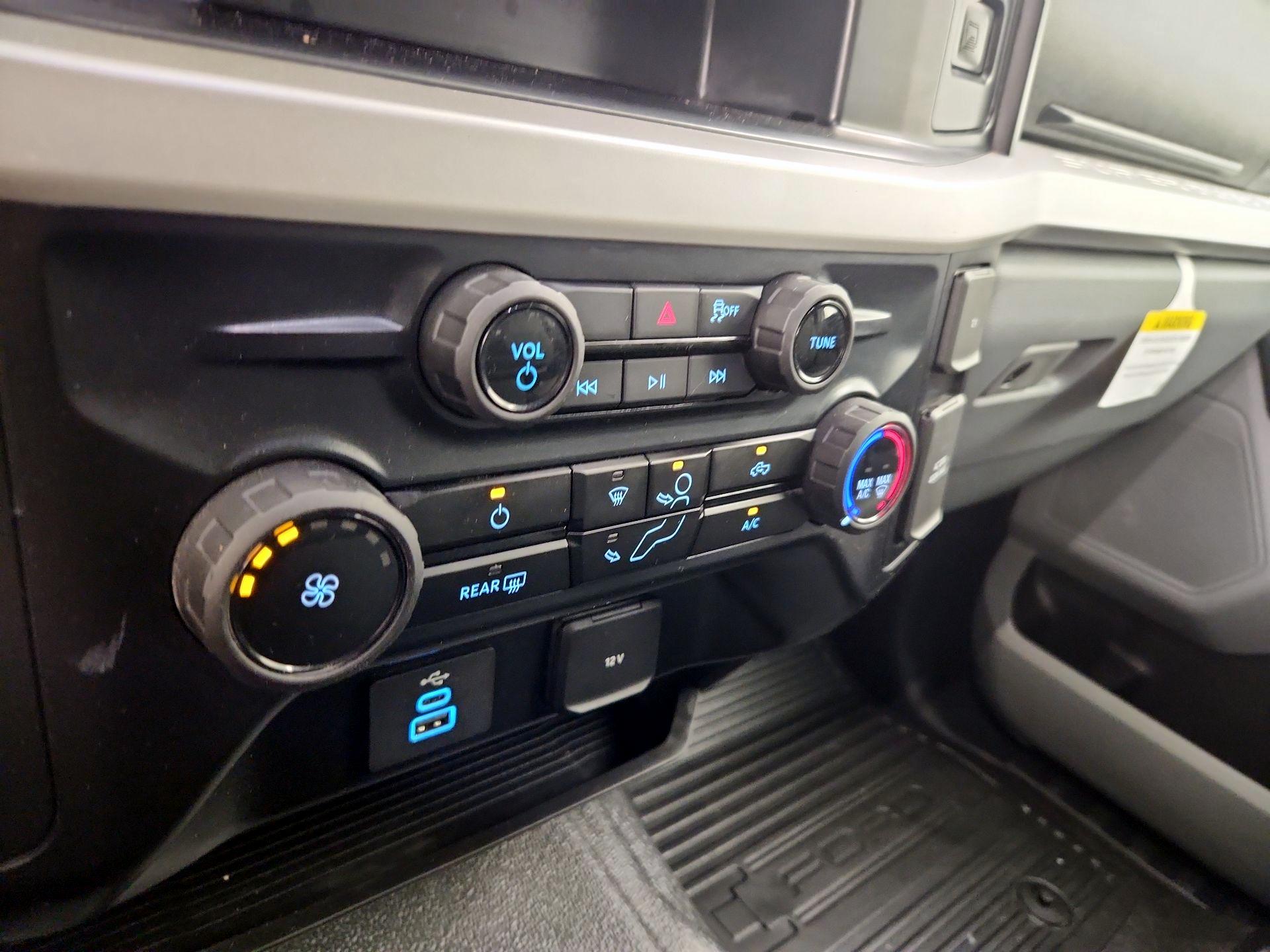 Thumbnail: 2025 Ford F-250 - 16