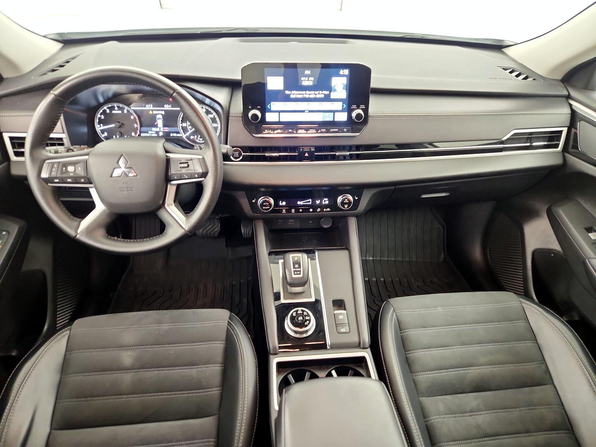 Thumbnail: 2024 Mitsubishi Outlander - 9