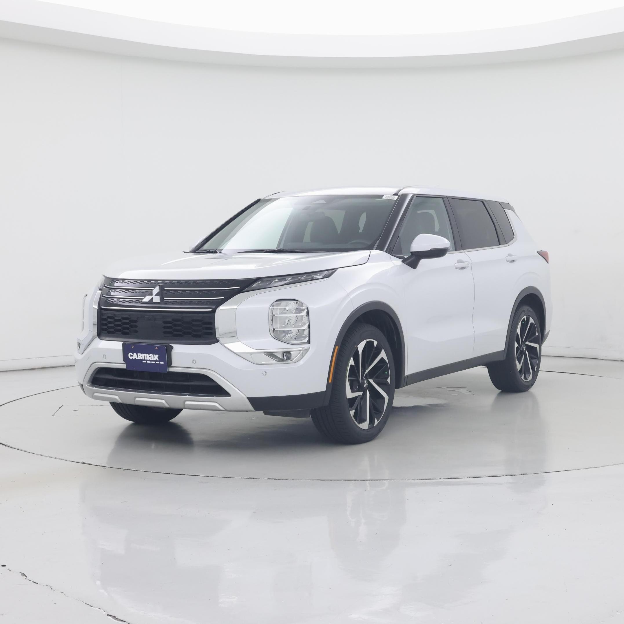 Thumbnail: 2024 Mitsubishi Outlander - 4