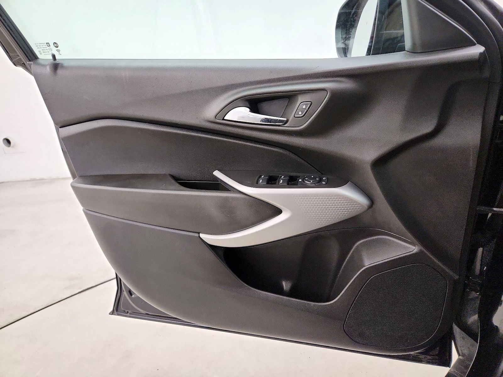 2025 Chevrolet Trax LS - Photo 13