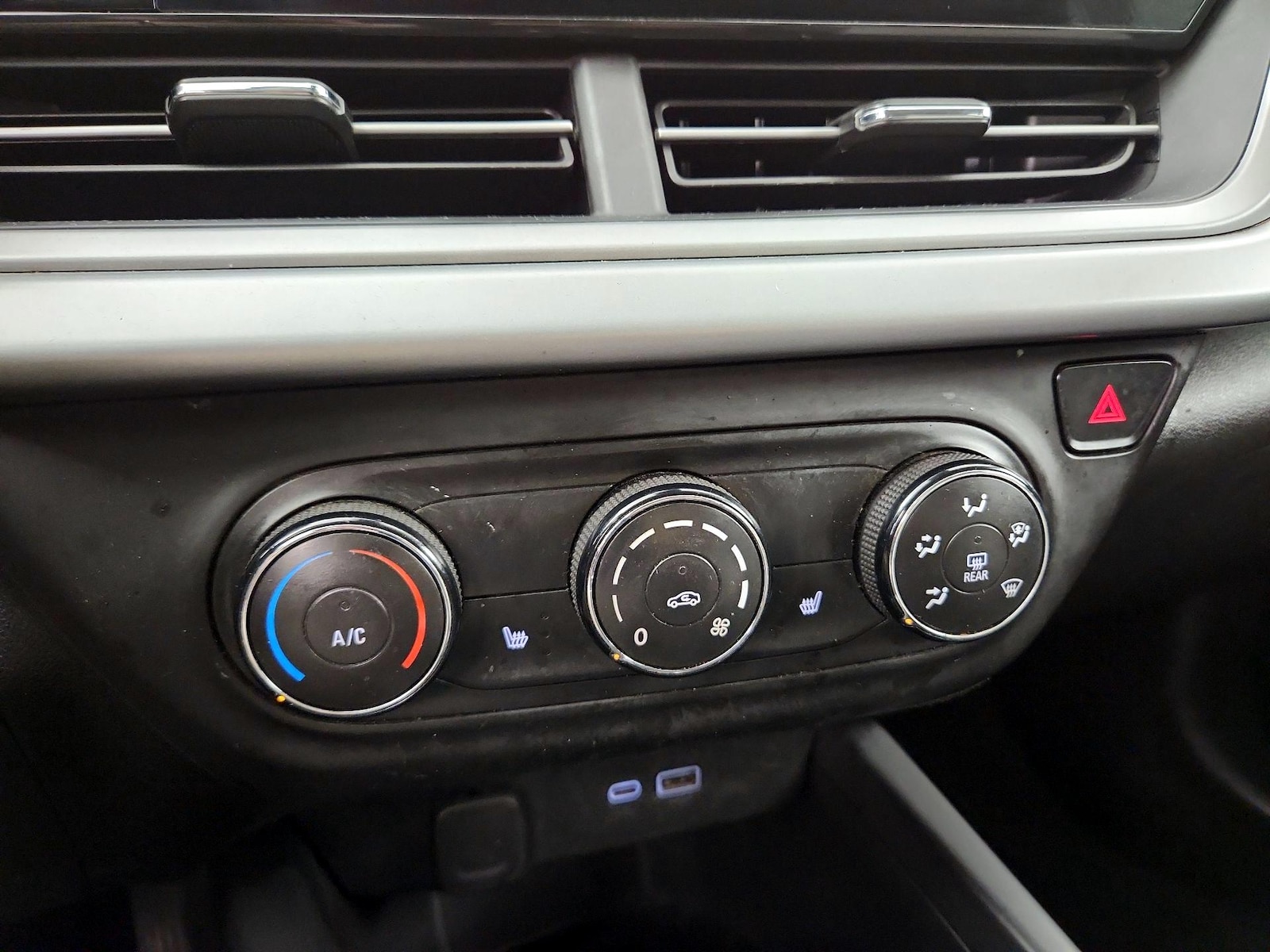 2025 Chevrolet Trax LS - Photo 17