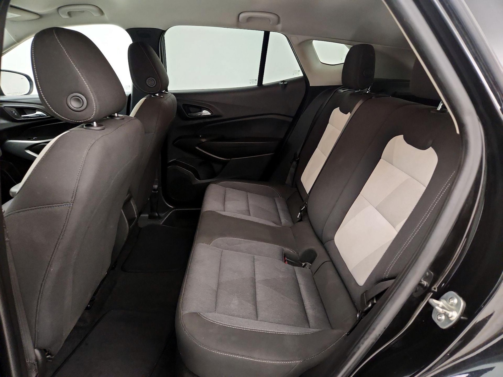 2025 Chevrolet Trax LS - Photo 20