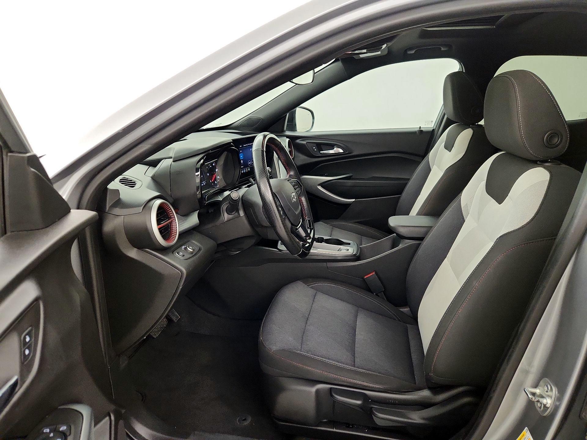 Thumbnail: 2025 Chevrolet Trax - 11