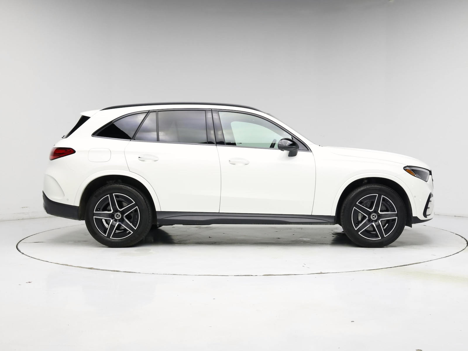 2024 Mercedes-Benz GLC GLC 300 - Photo 8