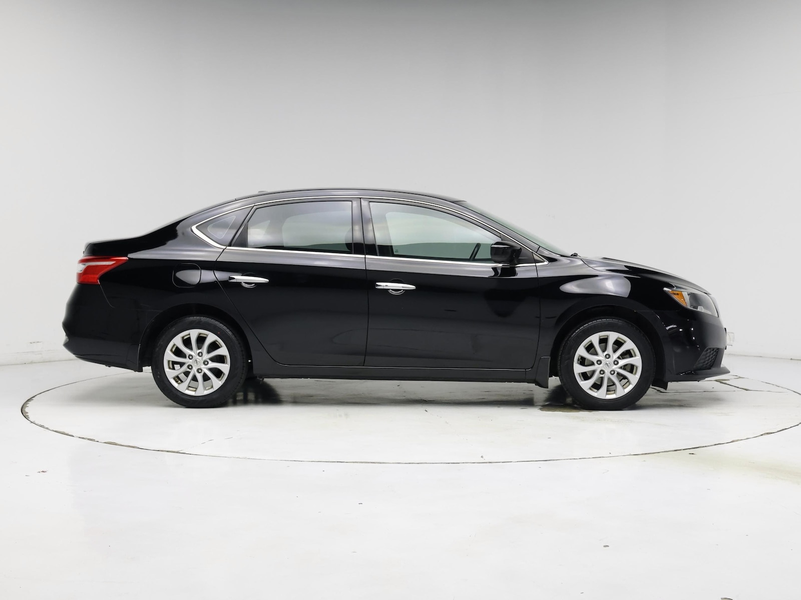 2019 Nissan Sentra SV - Photo 8