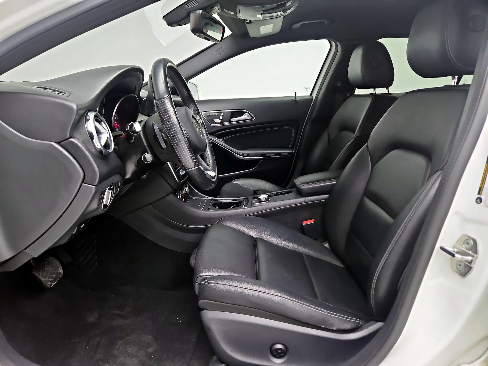 Power Seat(s) & Side Airbags
