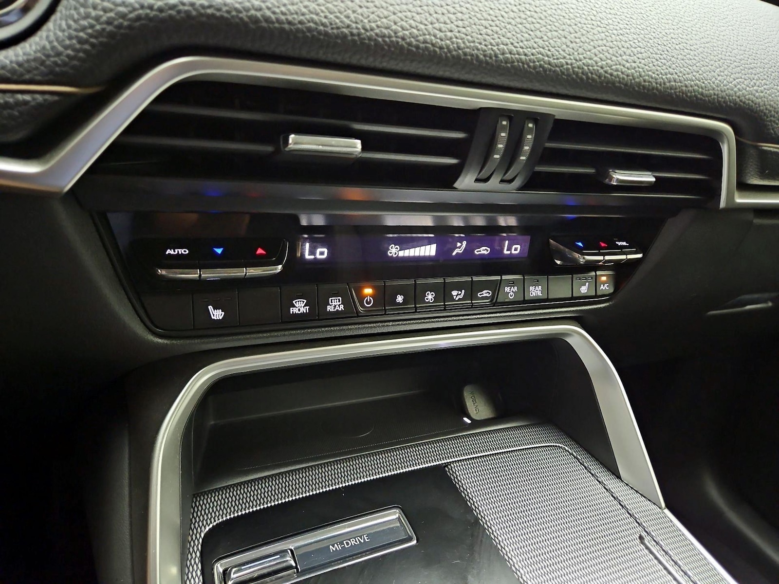 2024 Mazda CX-90 Turbo Premium Package - Photo 17