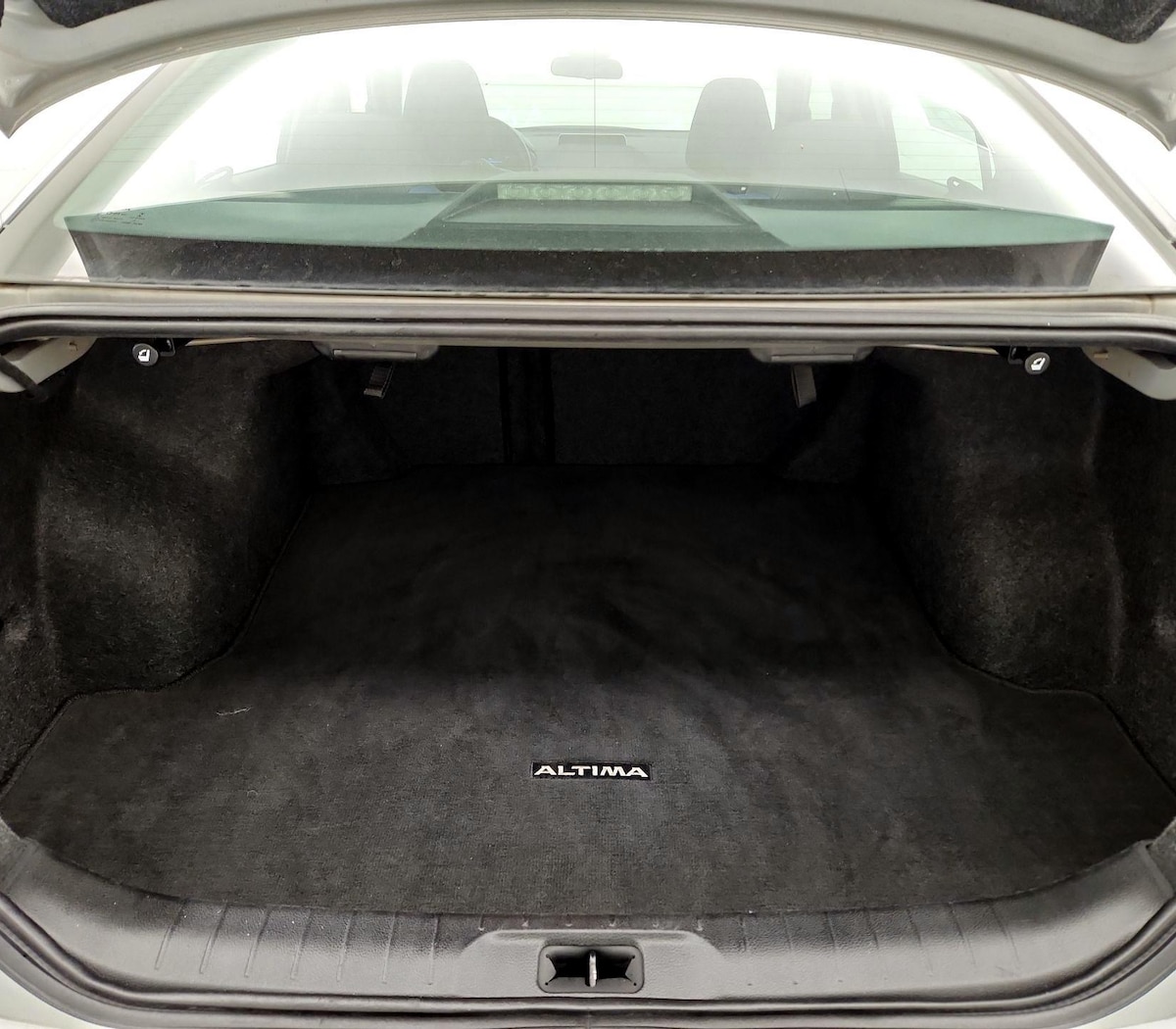Trunk/Cargo (Seats Up)