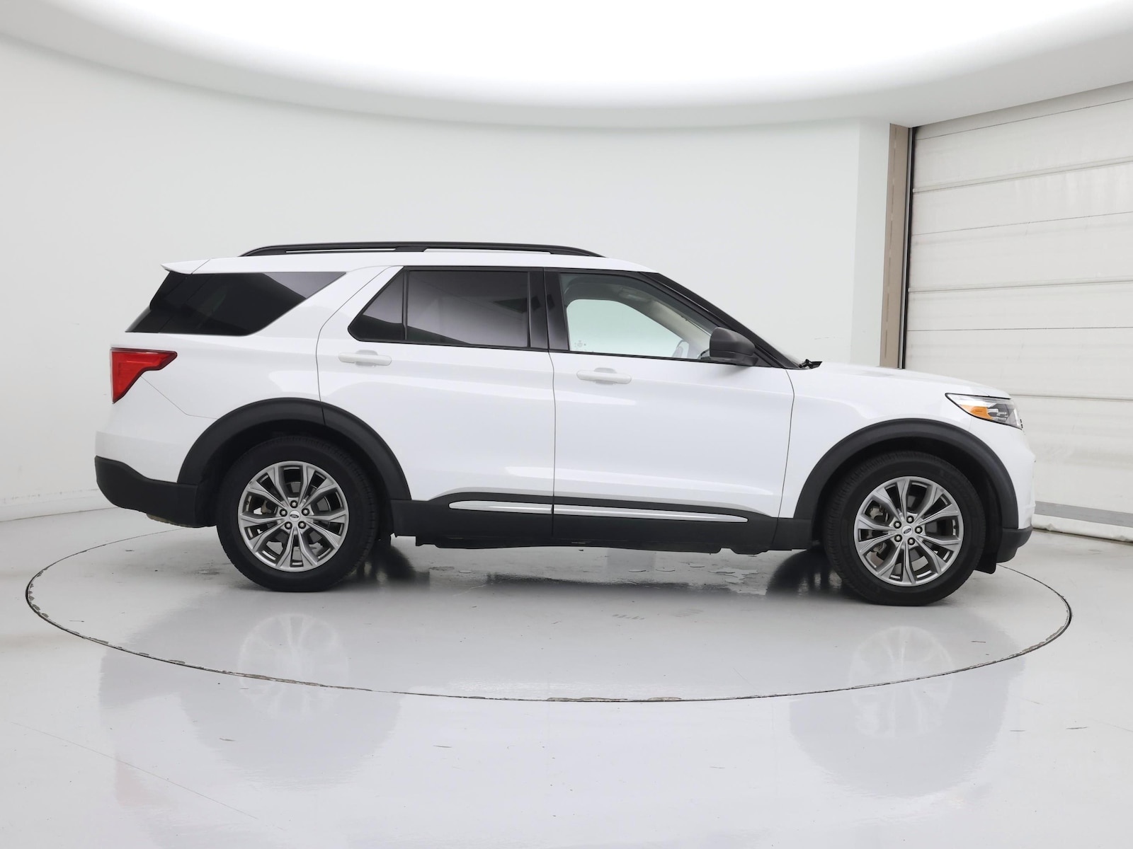 2022 Ford Explorer XLT - Photo 8