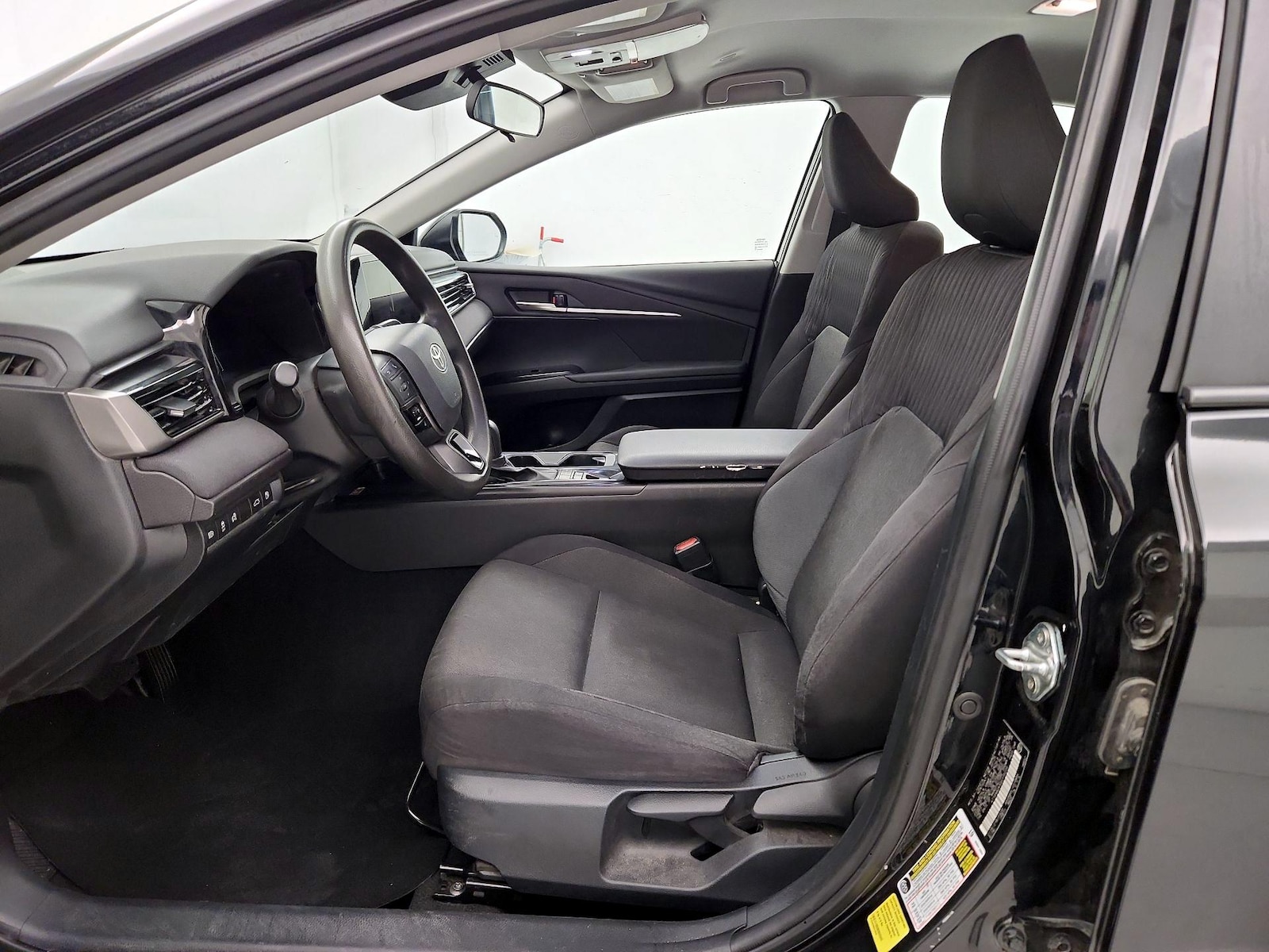 2025 Toyota Camry LE - Photo 12