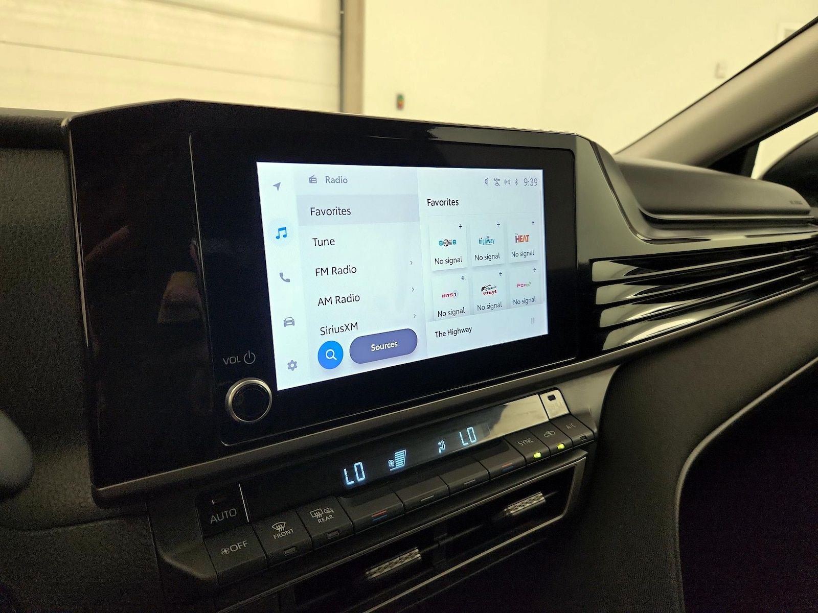 2025 Toyota Camry LE - Photo 16