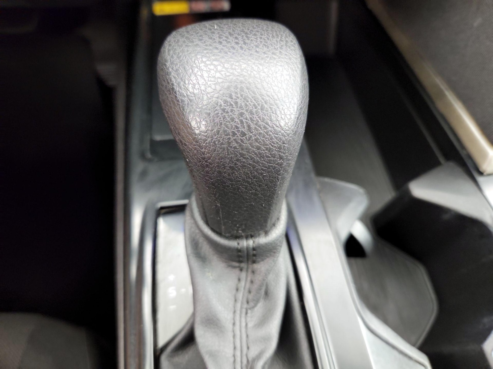 2025 Toyota Camry LE - Photo 18
