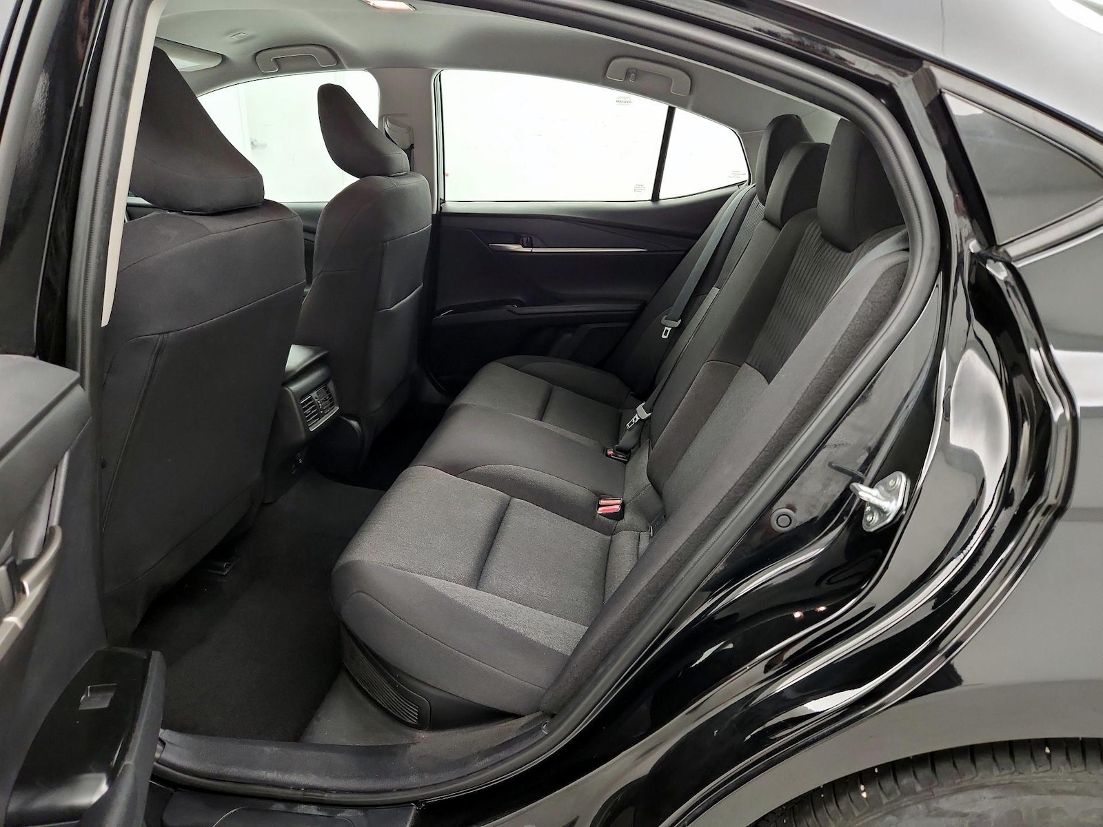 2025 Toyota Camry LE - Photo 20