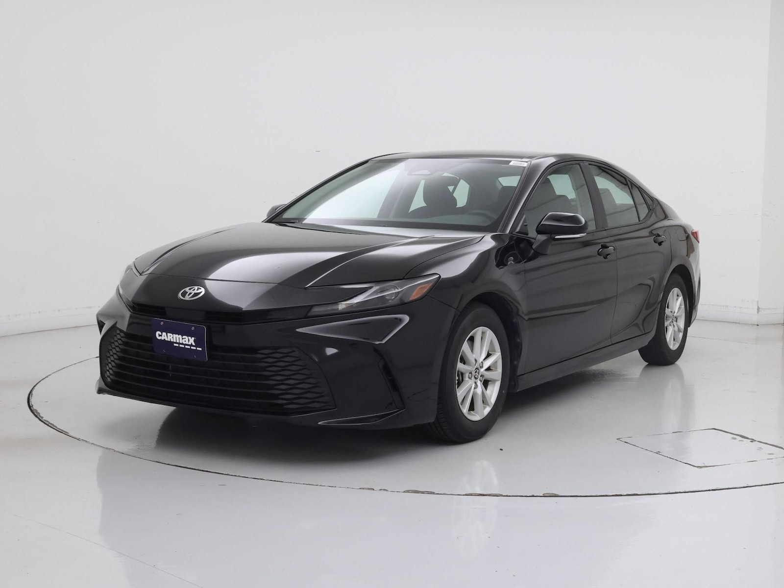 2025 Toyota Camry LE - Photo 5
