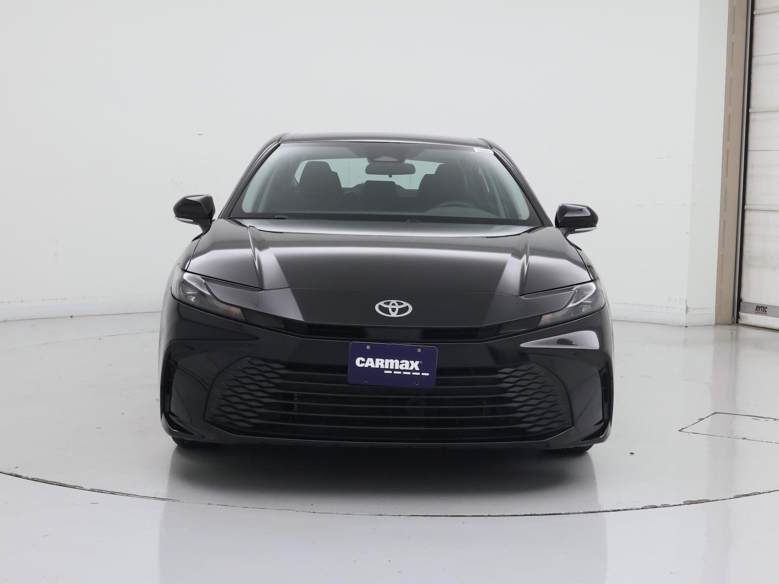 2025 Toyota Camry LE - Photo 6