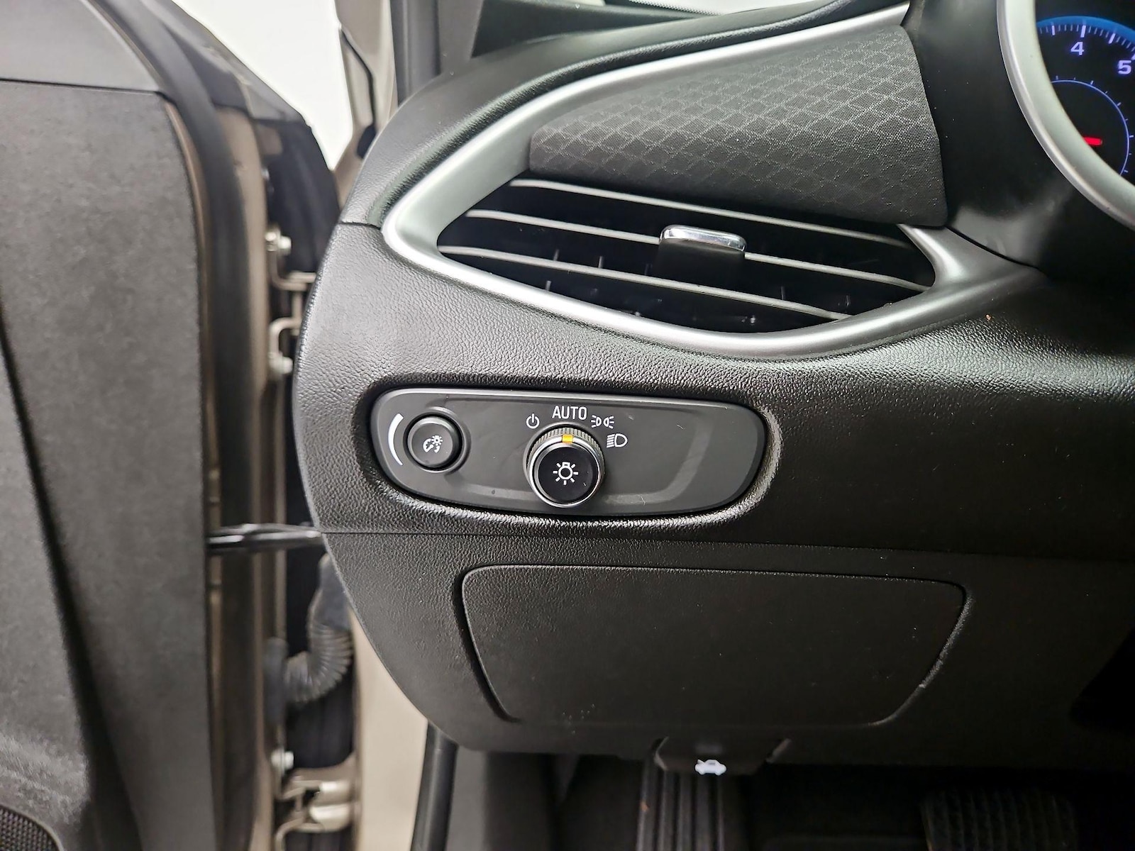 2023 Chevrolet Malibu 1LT - Photo 14
