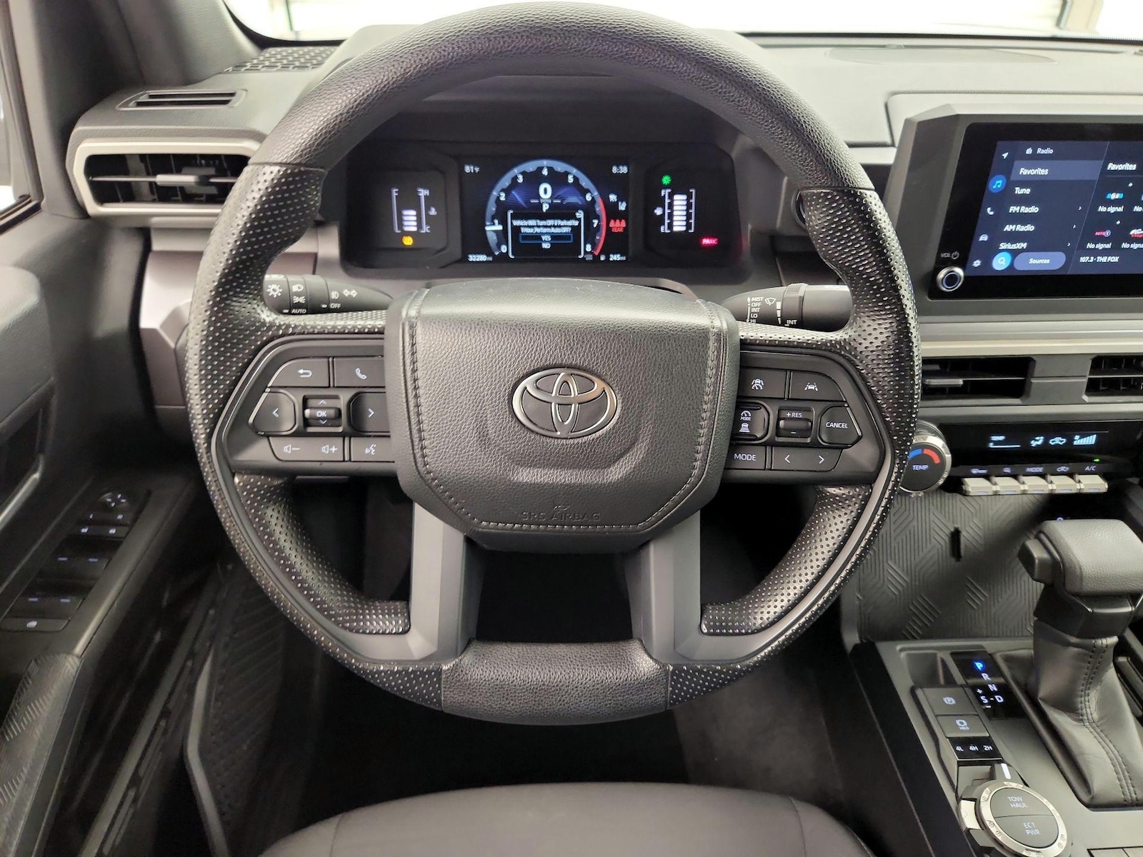 2025 Toyota Tacoma SR5 - Photo 11