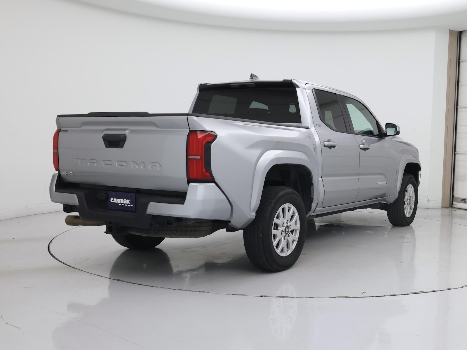 2025 Toyota Tacoma SR5 - Photo 9