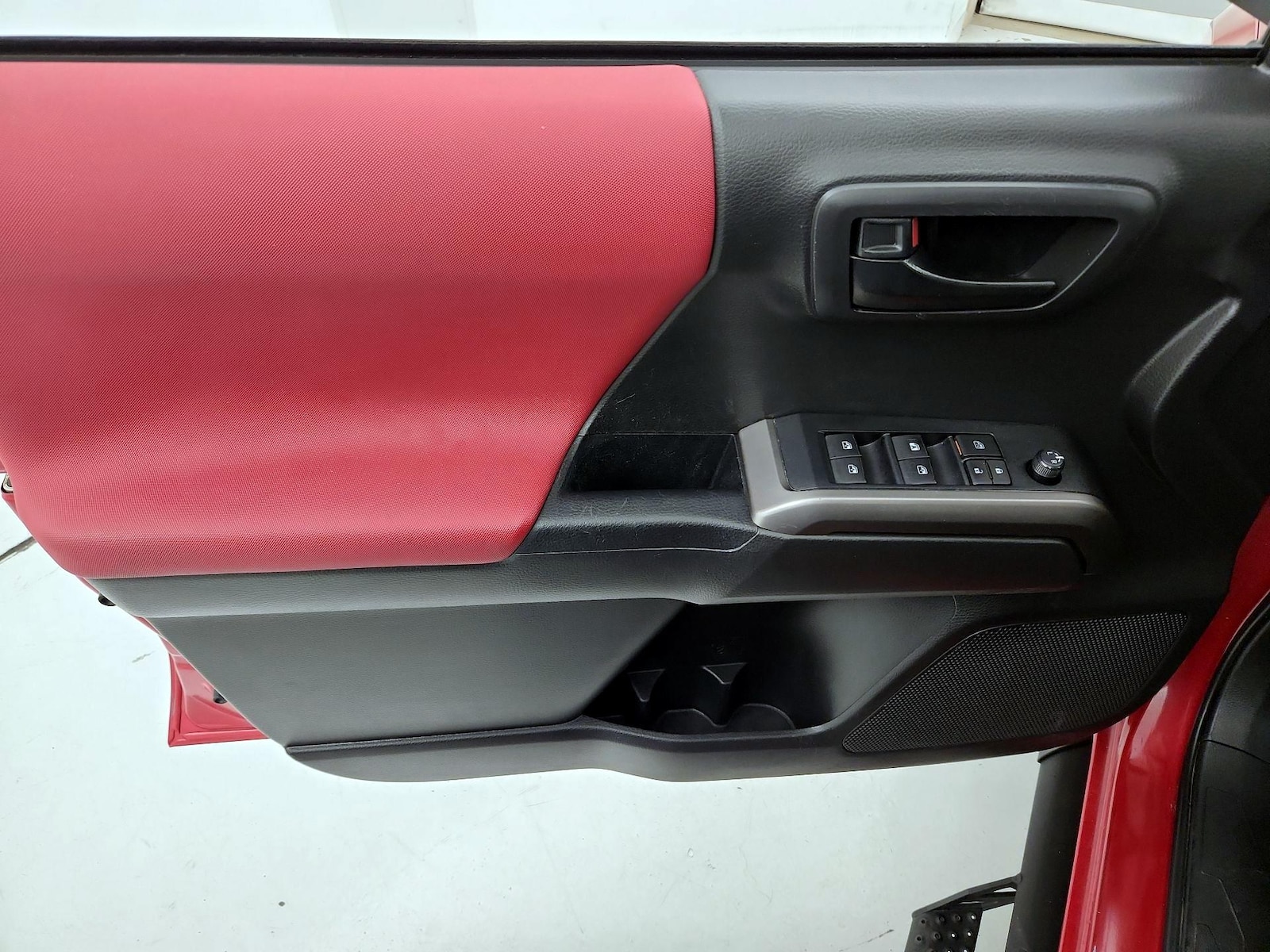 2022 Toyota Tacoma SR5 - Photo 13