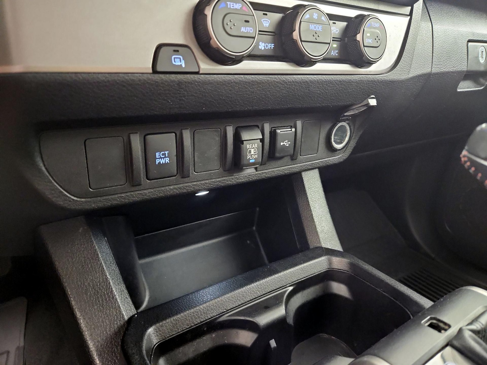 2022 Toyota Tacoma SR5 - Photo 19