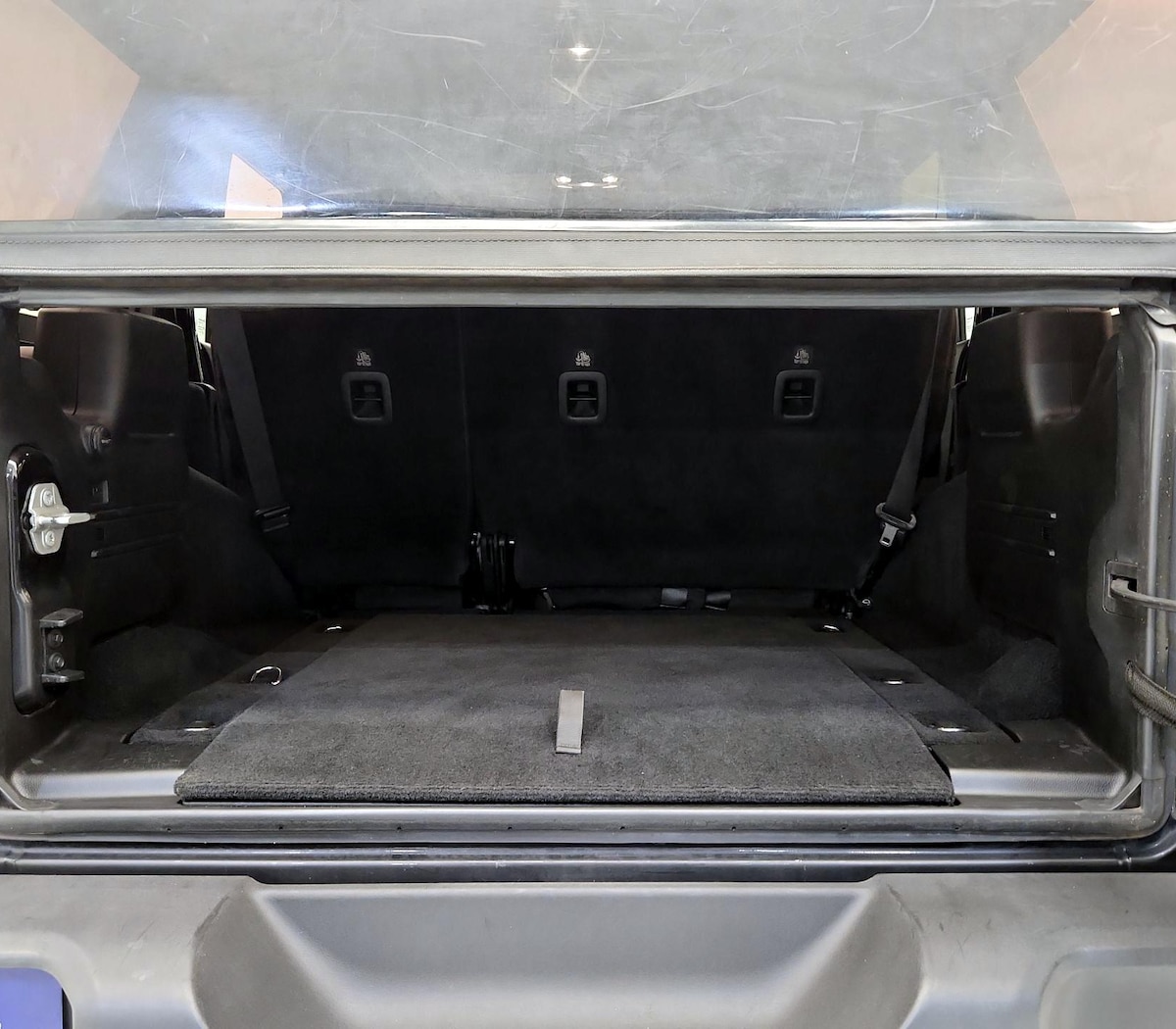 Trunk/Cargo (Seats Up)