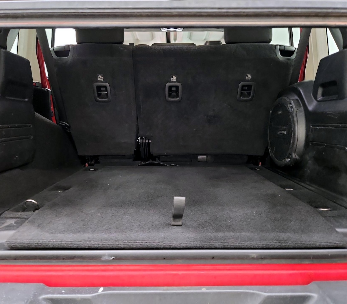 Trunk/Cargo (Seats Up)