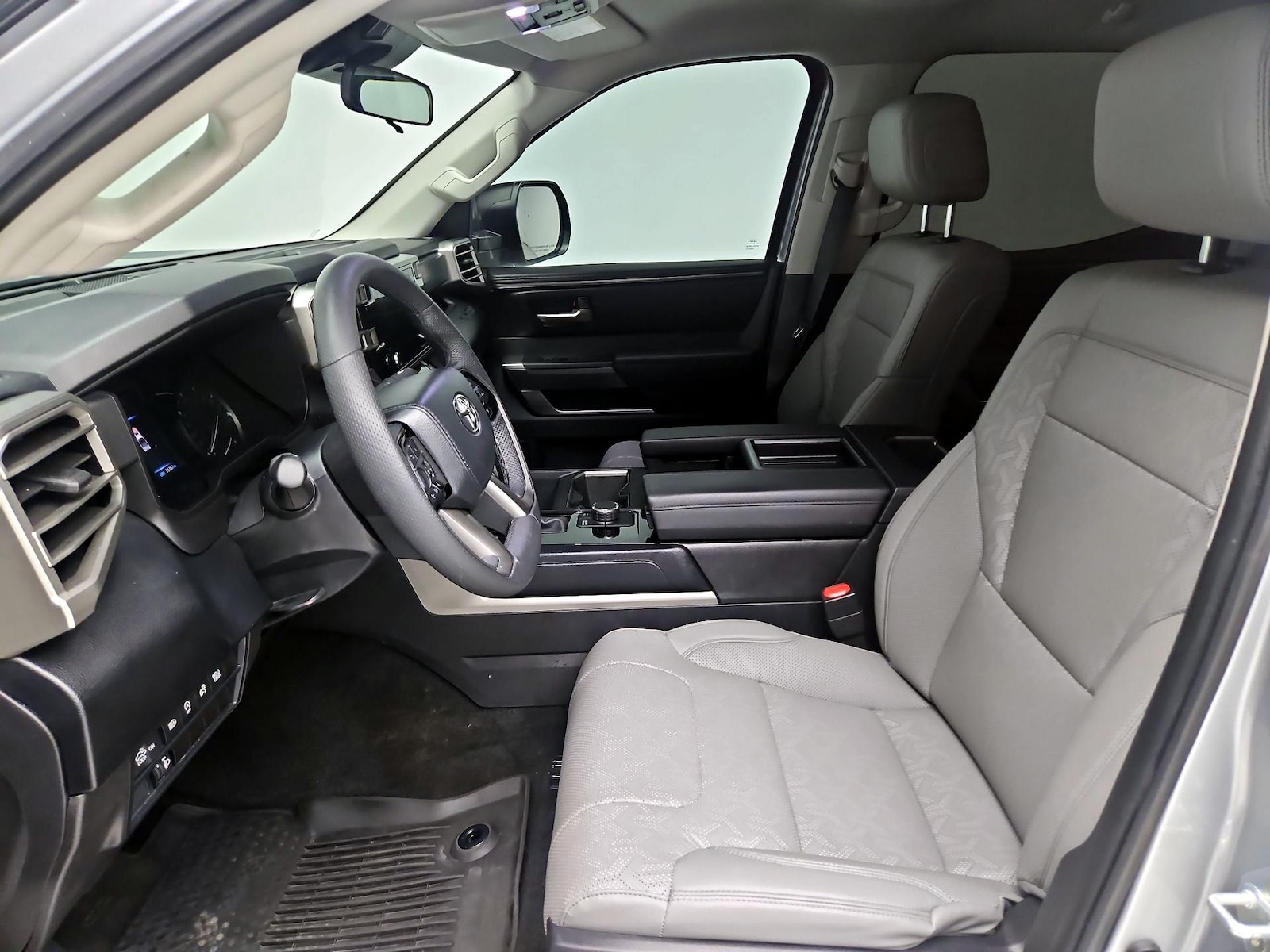 2024 Toyota Tundra SR5 - Photo 12