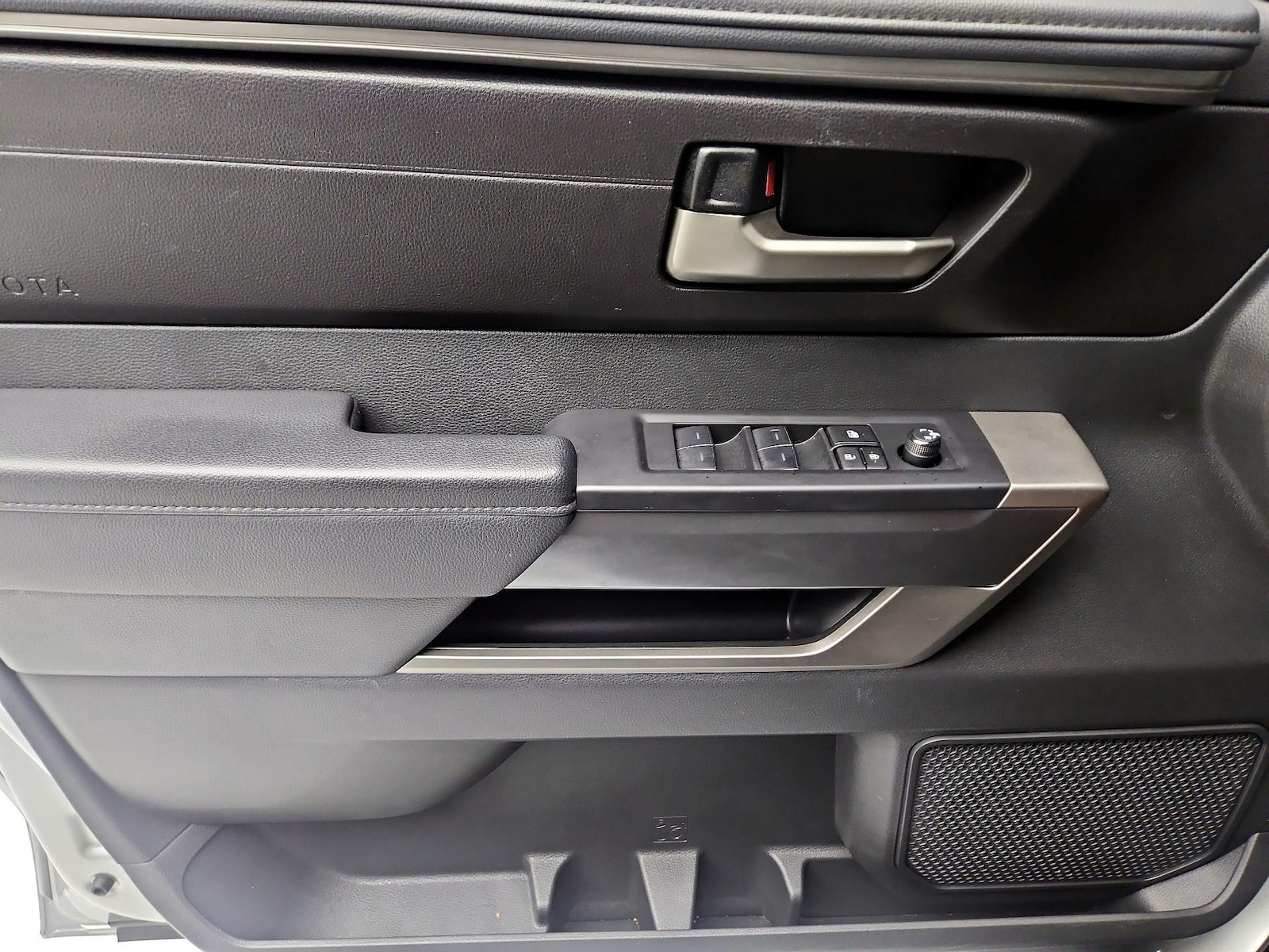 2024 Toyota Tundra SR5 - Photo 13