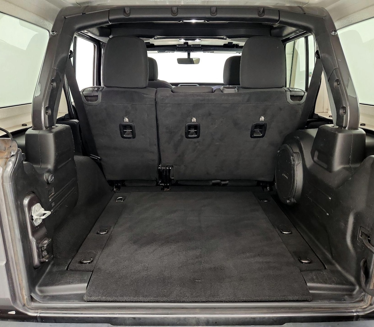 Trunk/Cargo (Seats Up)
