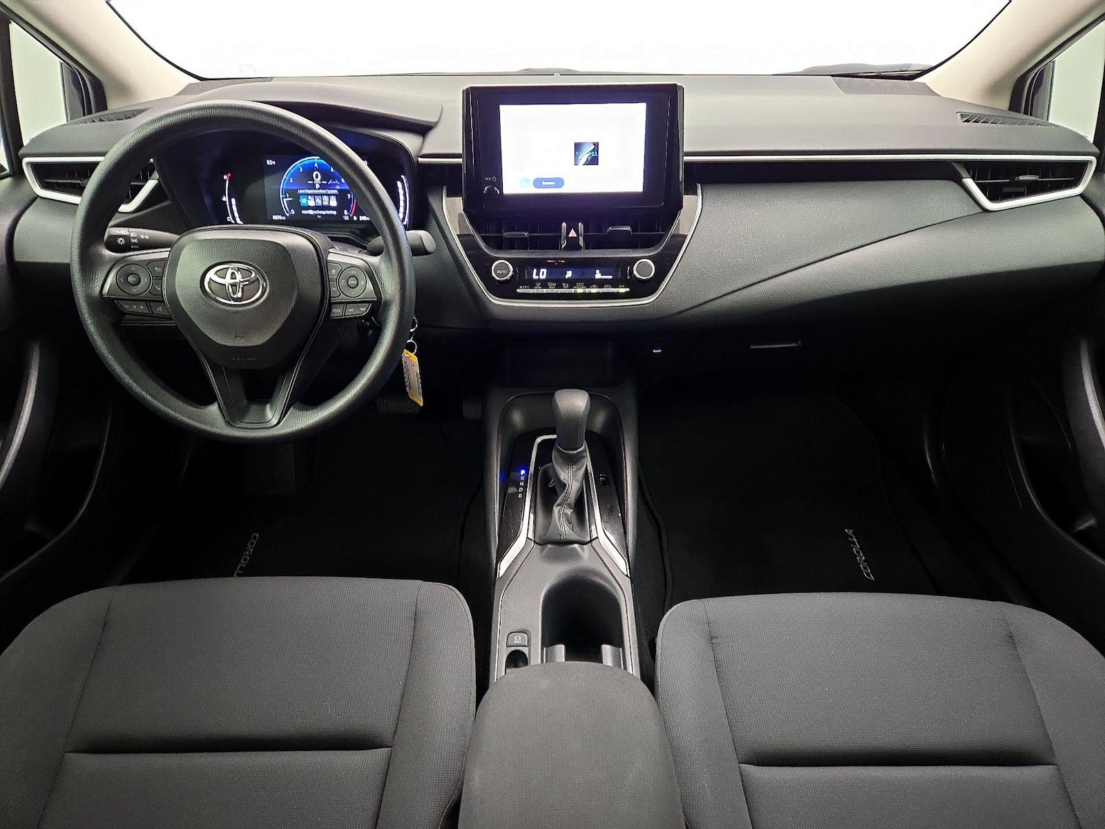 2026 Toyota Corolla LE - Photo 10