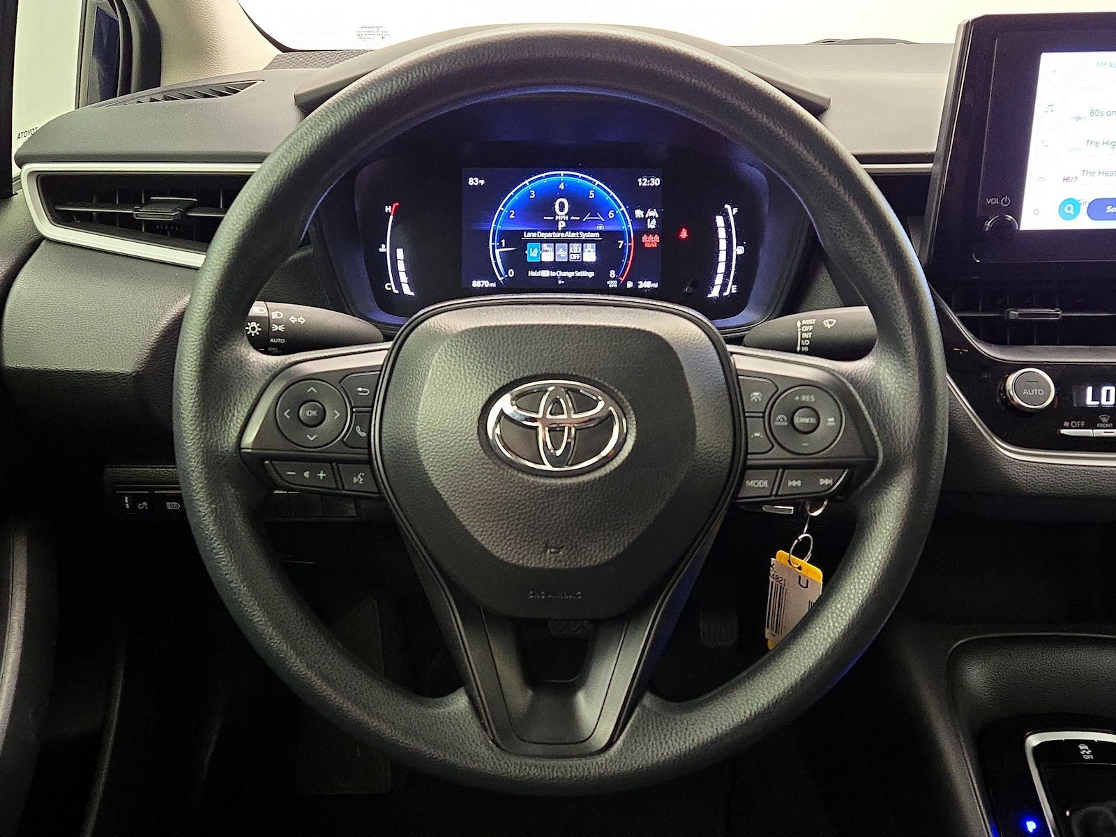 2026 Toyota Corolla LE - Photo 11