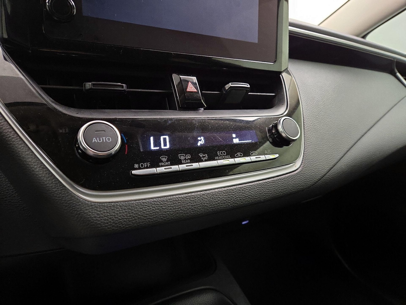 2026 Toyota Corolla LE - Photo 17