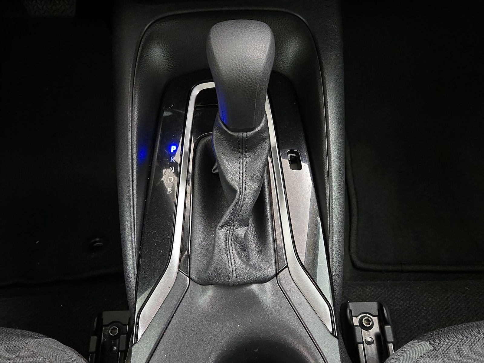 2026 Toyota Corolla LE - Photo 18
