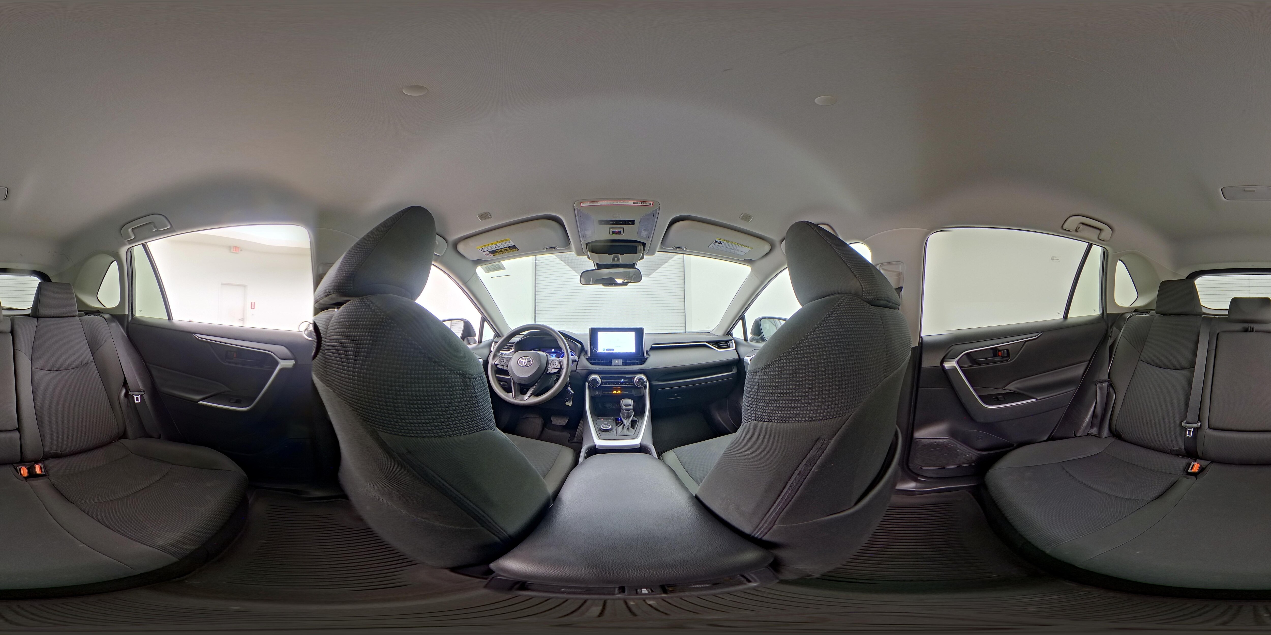 2024 Toyota RAV4 LE - Photo 25