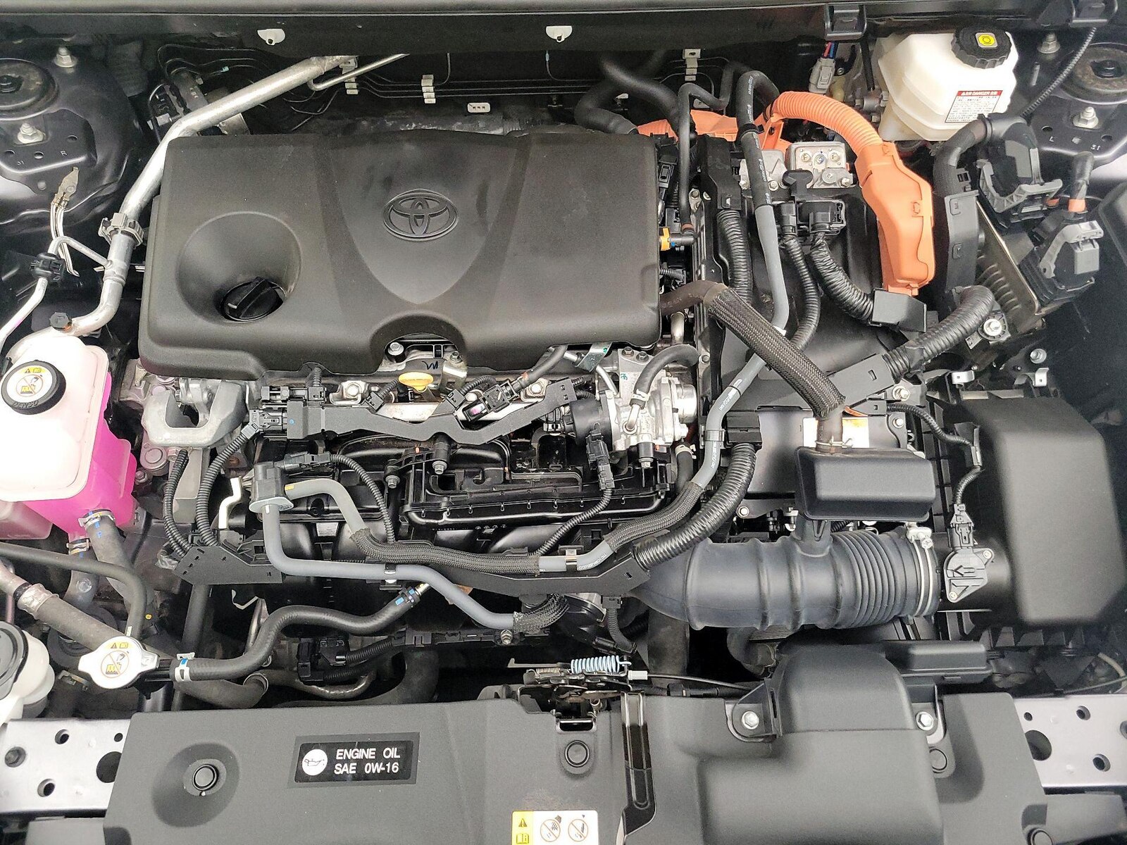 2024 Toyota RAV4 LE - Photo 22