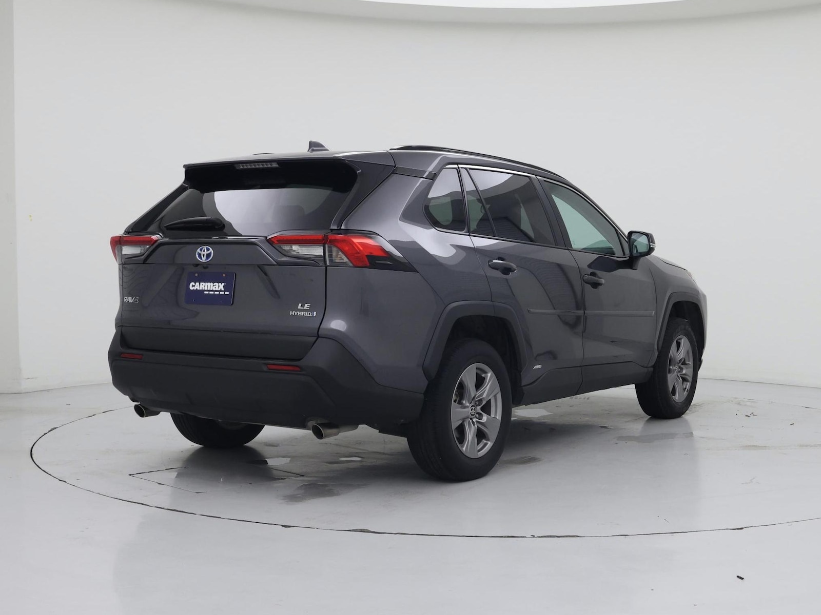 2024 Toyota RAV4 LE - Photo 9