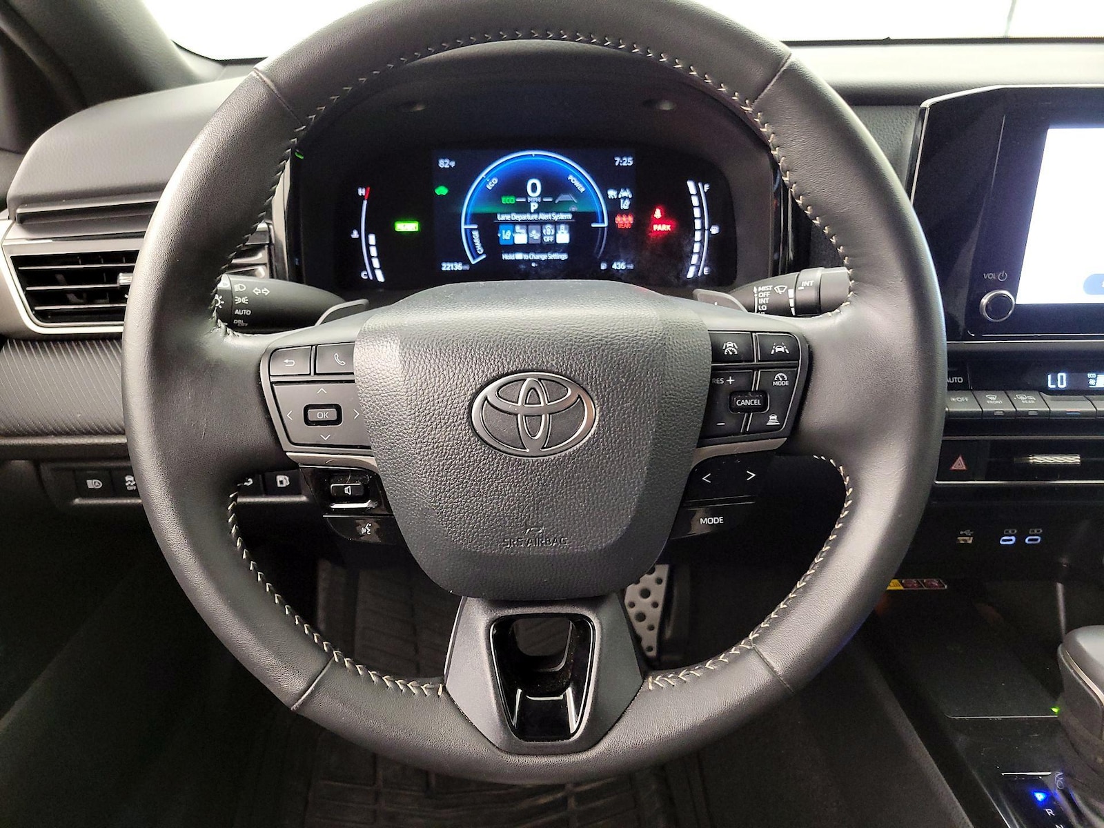 2026 Toyota Camry SE - Photo 11