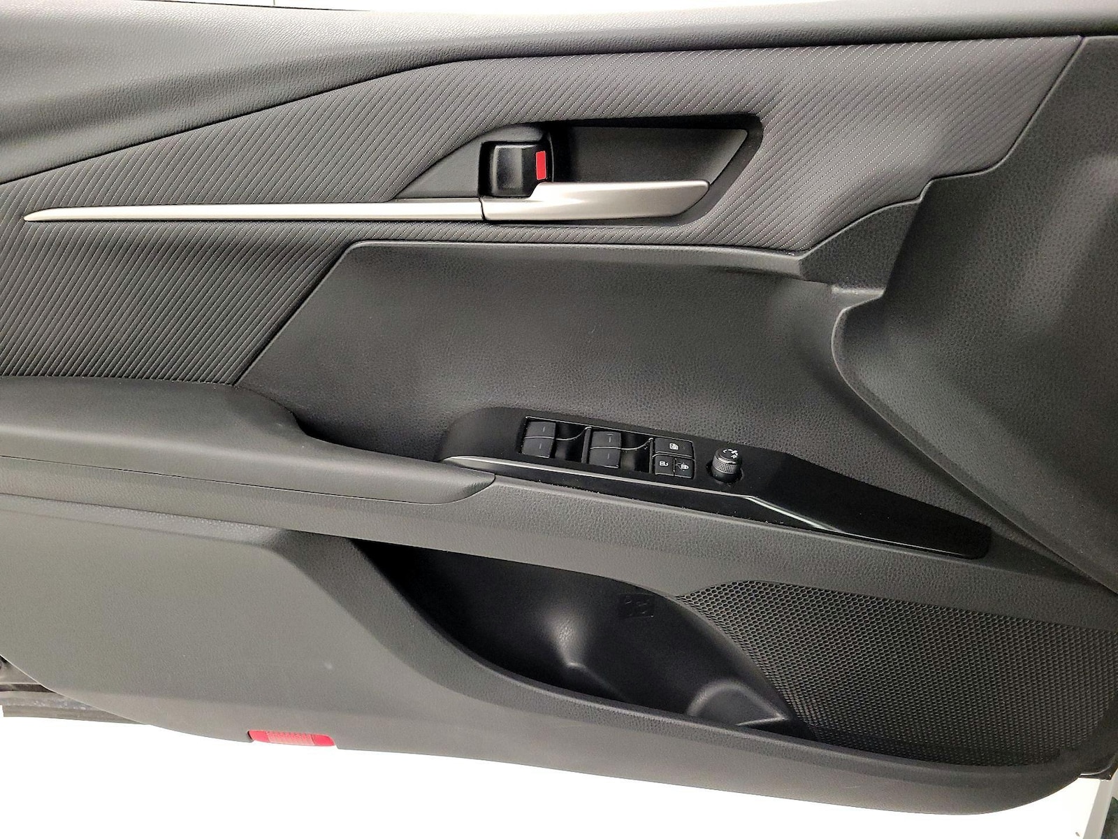 2026 Toyota Camry SE - Photo 13