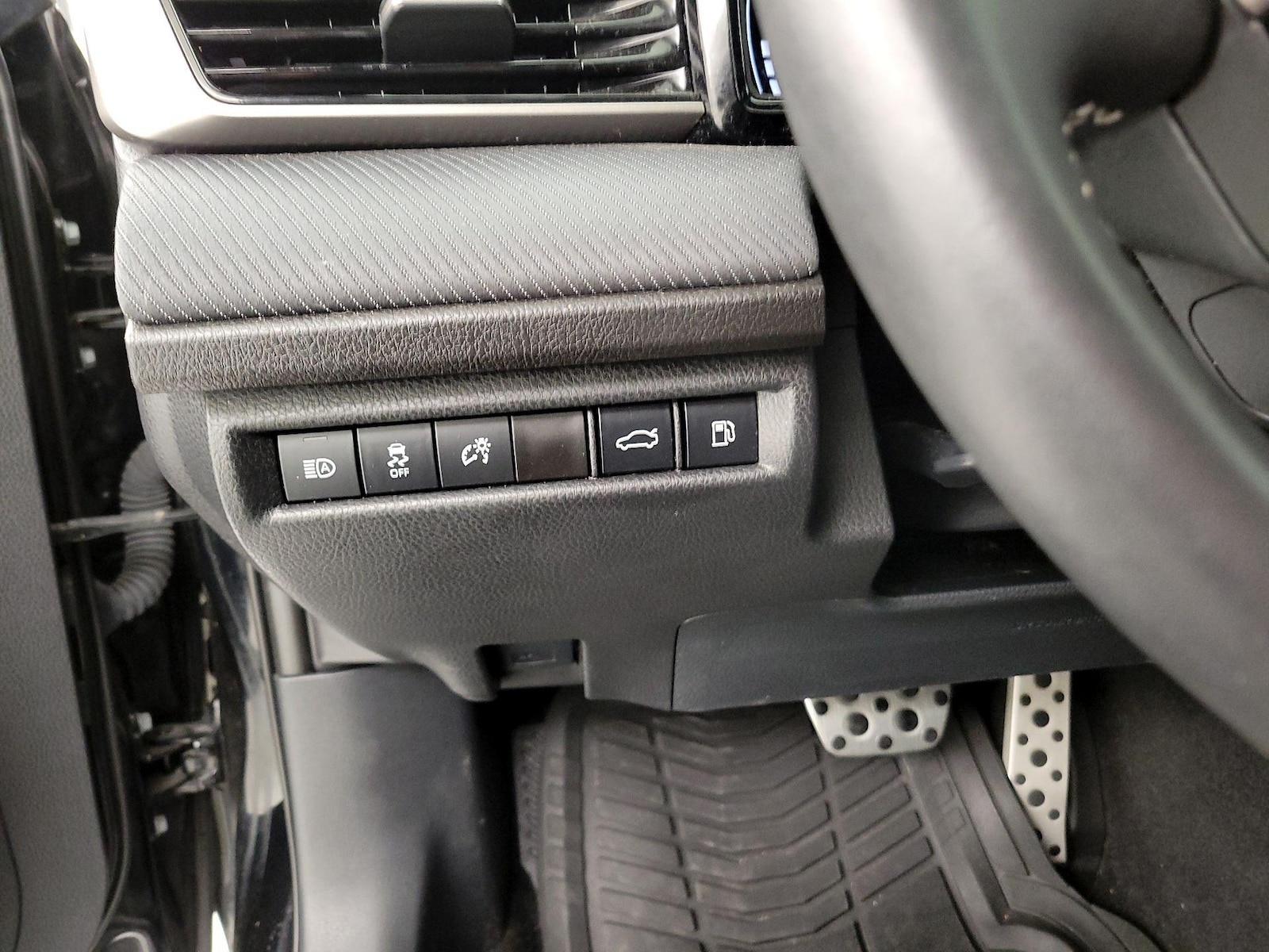 2026 Toyota Camry SE - Photo 14