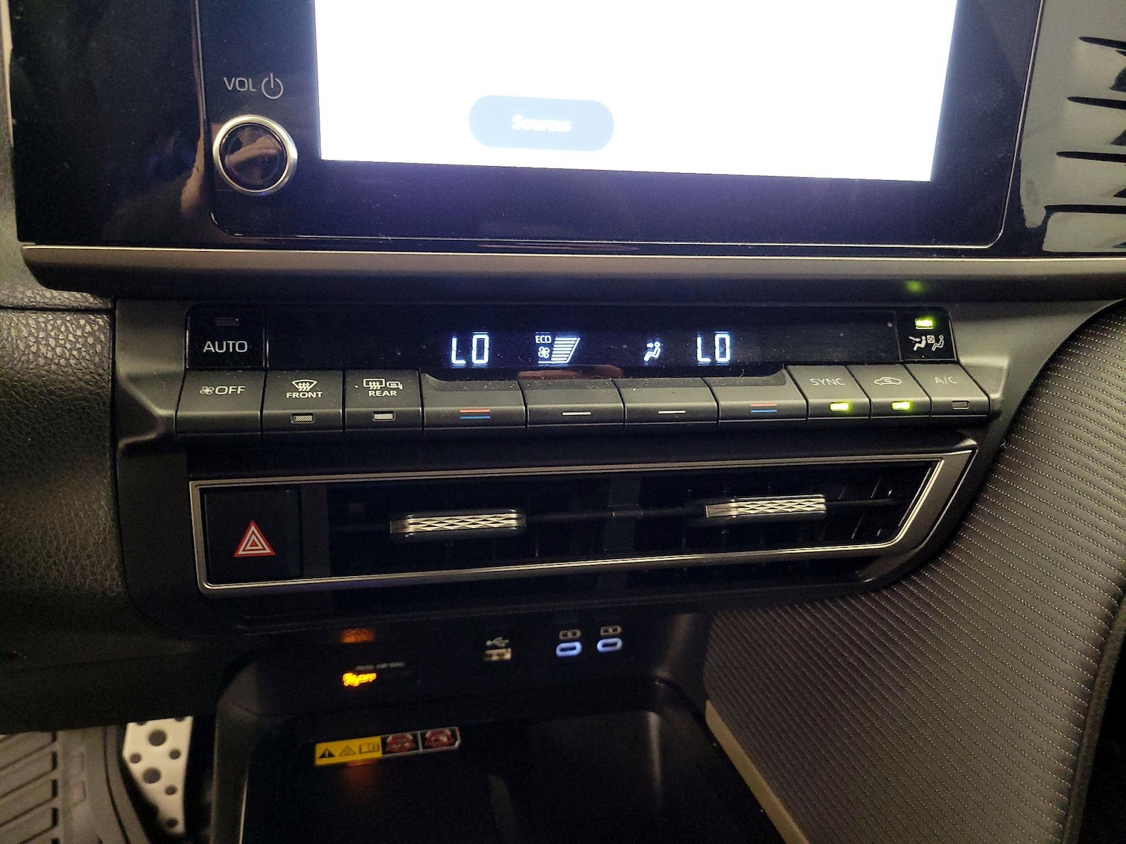 2026 Toyota Camry SE - Photo 17