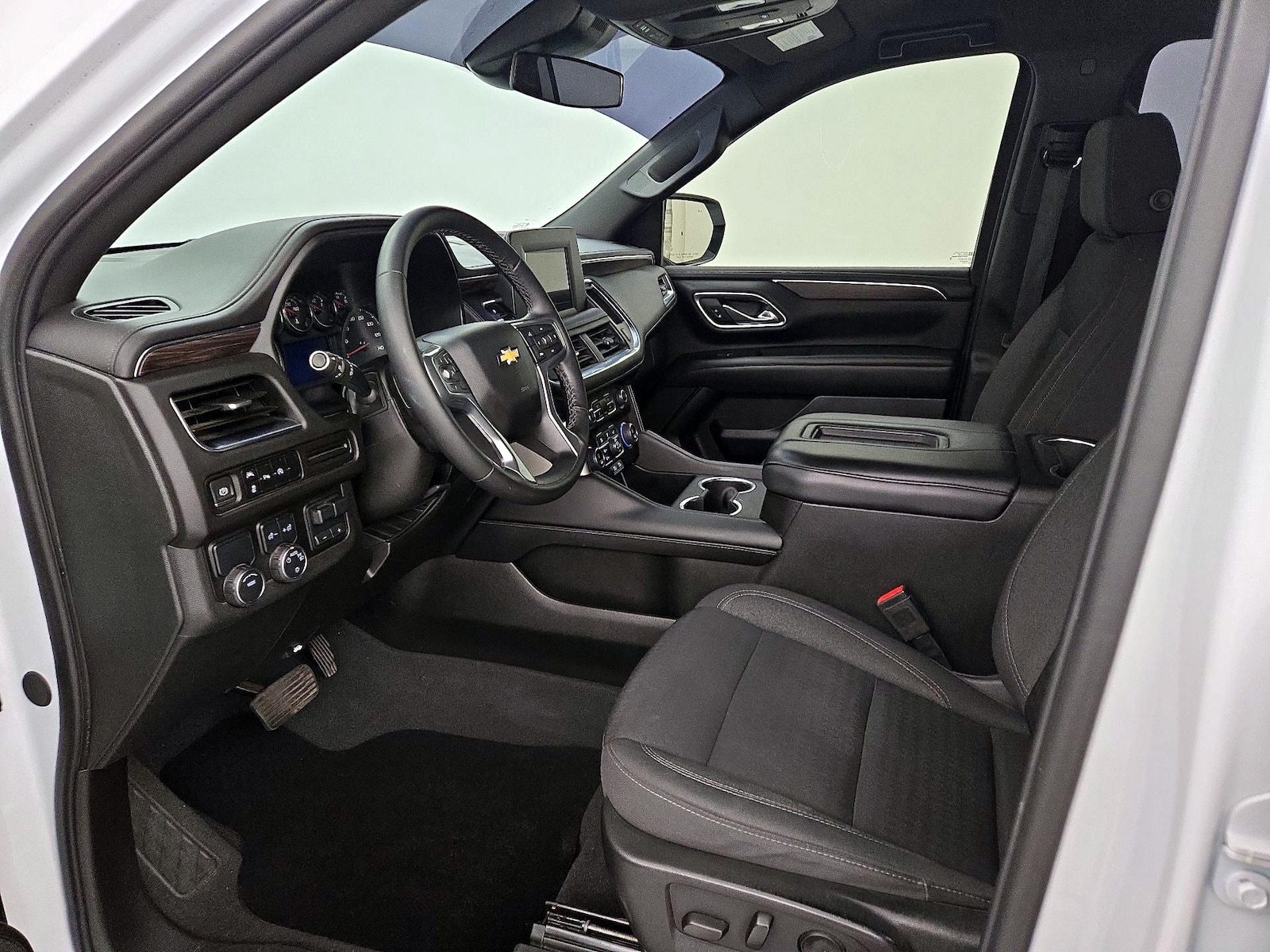 2024 Chevrolet Suburban LS - Photo 12