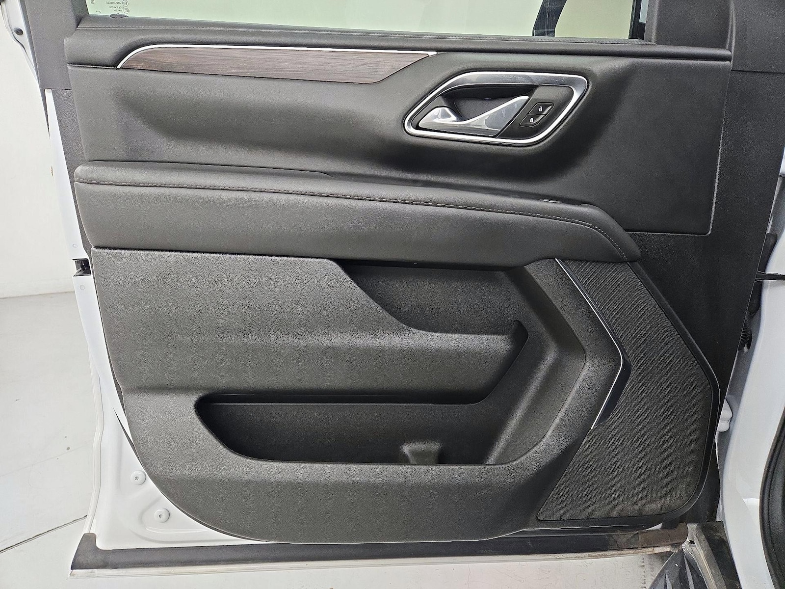 2024 Chevrolet Suburban LS - Photo 13