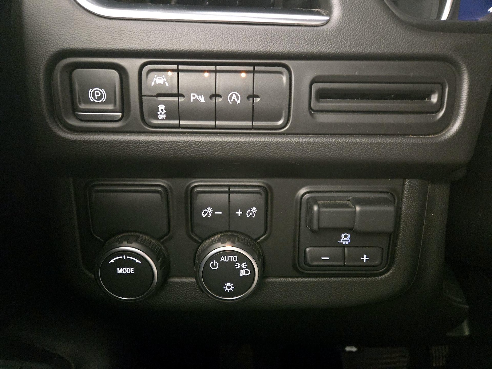 2024 Chevrolet Suburban LS - Photo 14