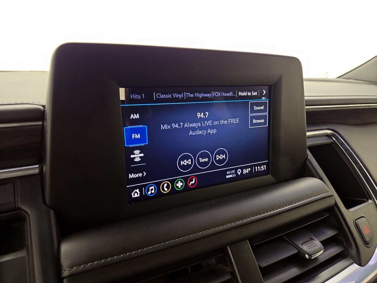2024 Chevrolet Suburban LS - Photo 16