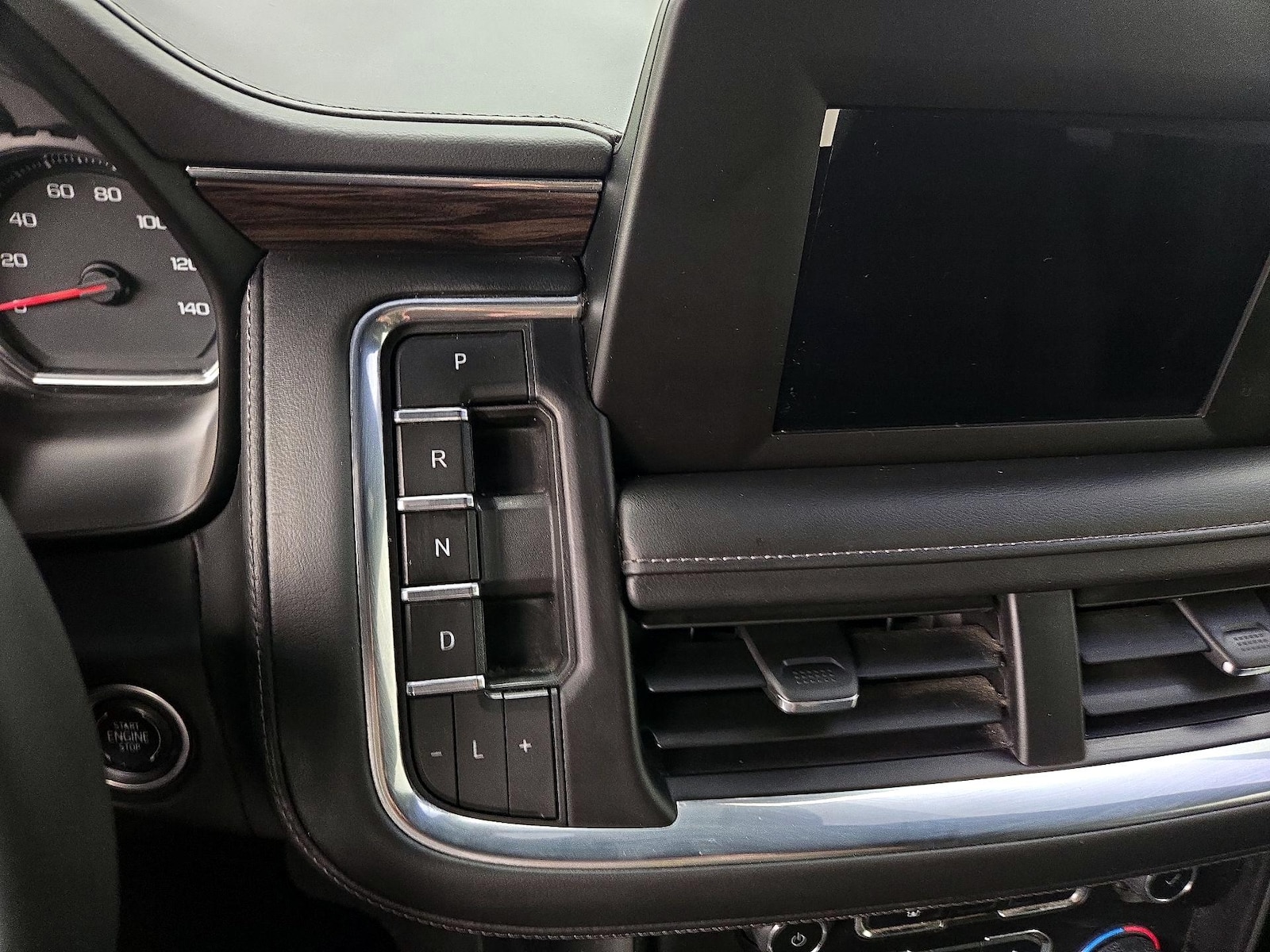 2024 Chevrolet Suburban LS - Photo 18