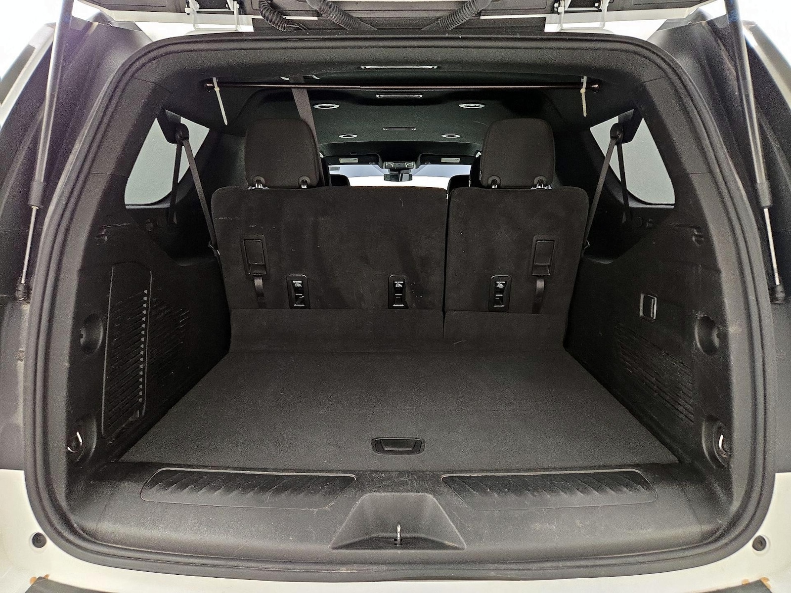 2024 Chevrolet Suburban LS - Photo 22